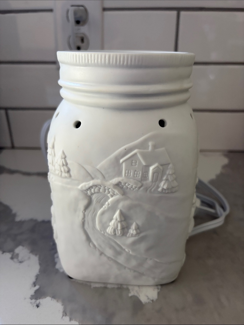 Scentsy ‘Let It Snow’ White Ceramic Snowman Christmas Mason Jar Warmer w/ Box - Picture 7 of 13